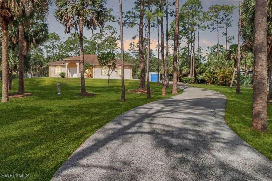 Picture of 531 5Th St Sw, Naples, FL 34117