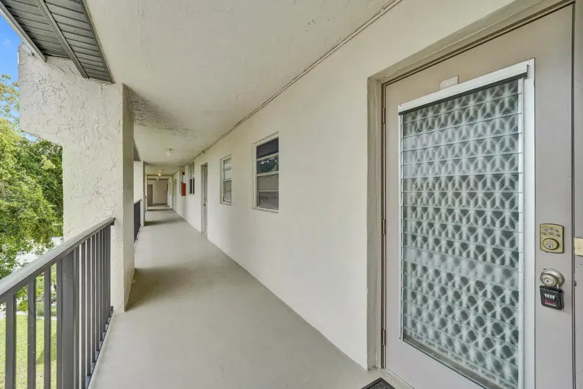 Picture of 9470 Poinciana Pl 408, Davie FL 33324