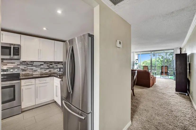 Picture of 9470 Poinciana Pl 408, Davie FL 33324