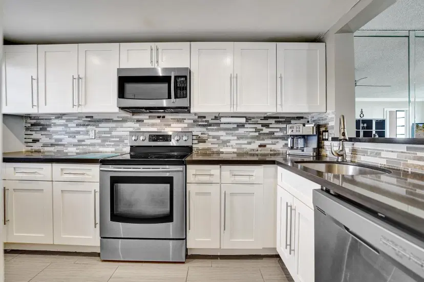 Picture of 9470 Poinciana Pl 408, Davie FL 33324