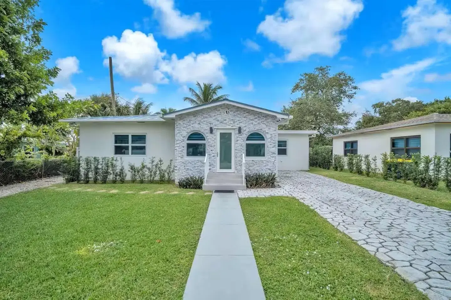 Picture of 809 NW 6Th Avenue, Dania Beach, FL 33004