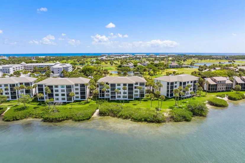 Picture of 350 NE Edgewater Drive 204, Stuart FL 34996