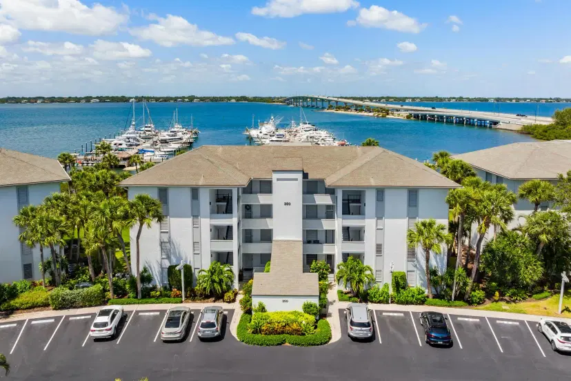 Picture of 350 NE Edgewater Drive 204, Stuart FL 34996