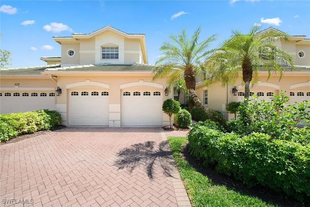 Picture of 658 Vintage Reserve Cir 7A, Naples, FL 34119