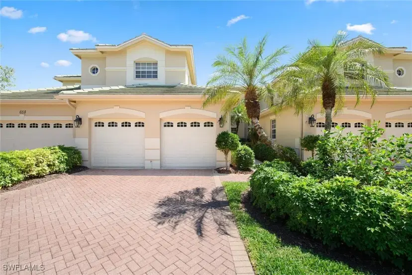 Picture of 658 Vintage Reserve Cir 7A, Naples FL 34119