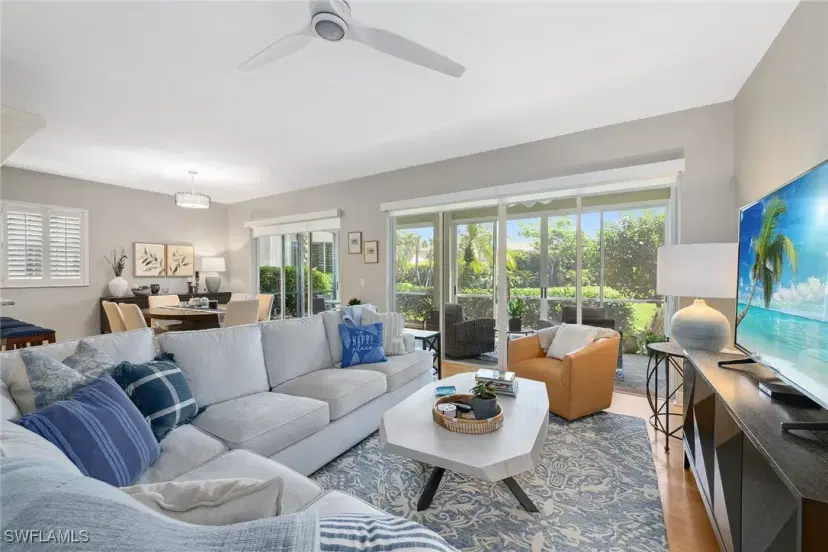 Picture of 658 Vintage Reserve Cir 7A, Naples FL 34119