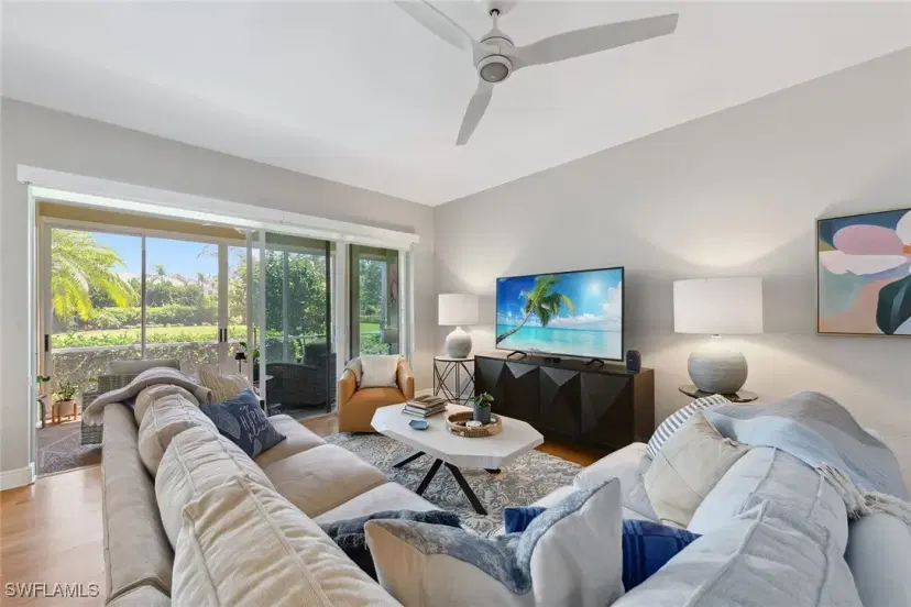 Picture of 658 Vintage Reserve Cir 7A, Naples FL 34119