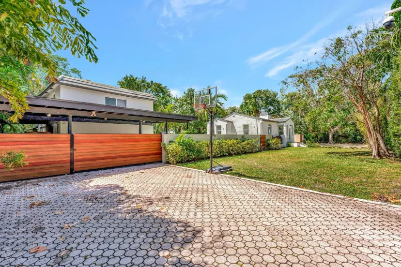 Picture of 430 NE 121St Street, Biscayne Park FL 33161