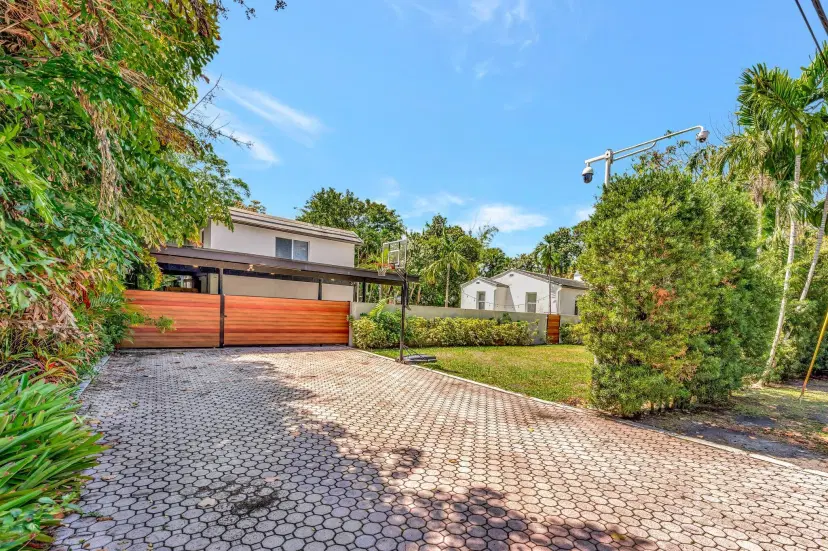 Picture of 430 NE 121St Street, Biscayne Park FL 33161