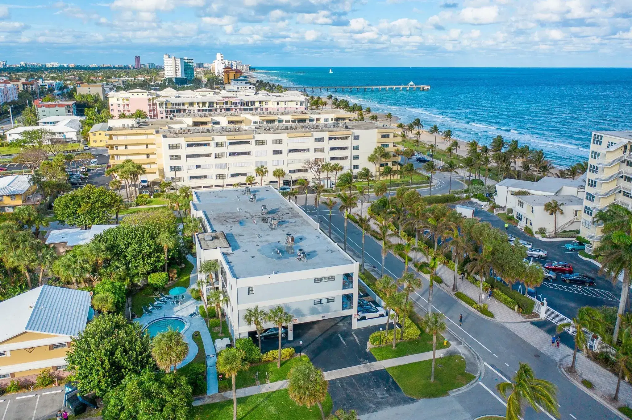 Picture of 445 SE 21St Avenue 305, Deerfield Beach, FL 33441