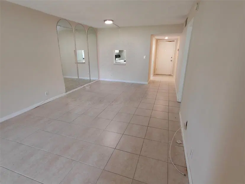 Picture of 606 SW Natura Boulevard 107, Deerfield Beach FL 33441