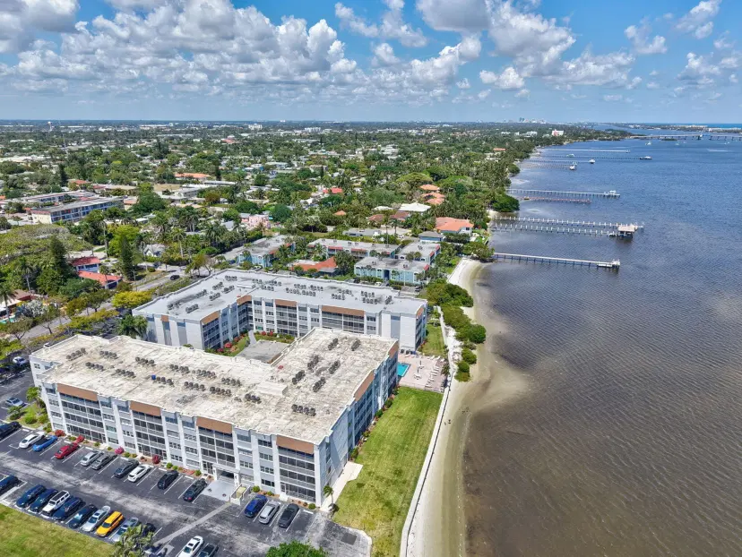 Picture of 1502 S Lakeside Drive 318, Lake Worth Beach FL 33460