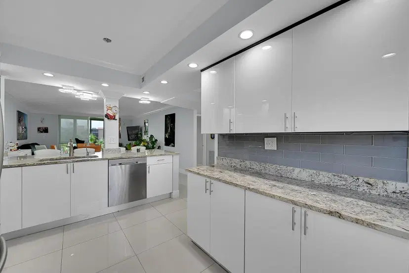 Picture of 7210 Lake Circle Drive 206, Margate FL 33063