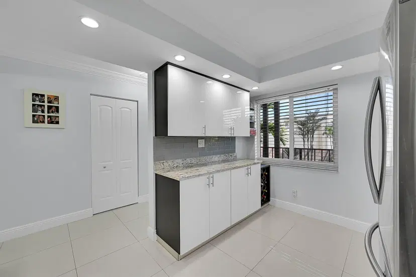 Picture of 7210 Lake Circle Drive 206, Margate FL 33063