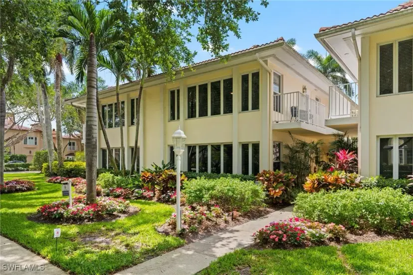 Picture of 290 4Th St S 202, Naples FL 34102
