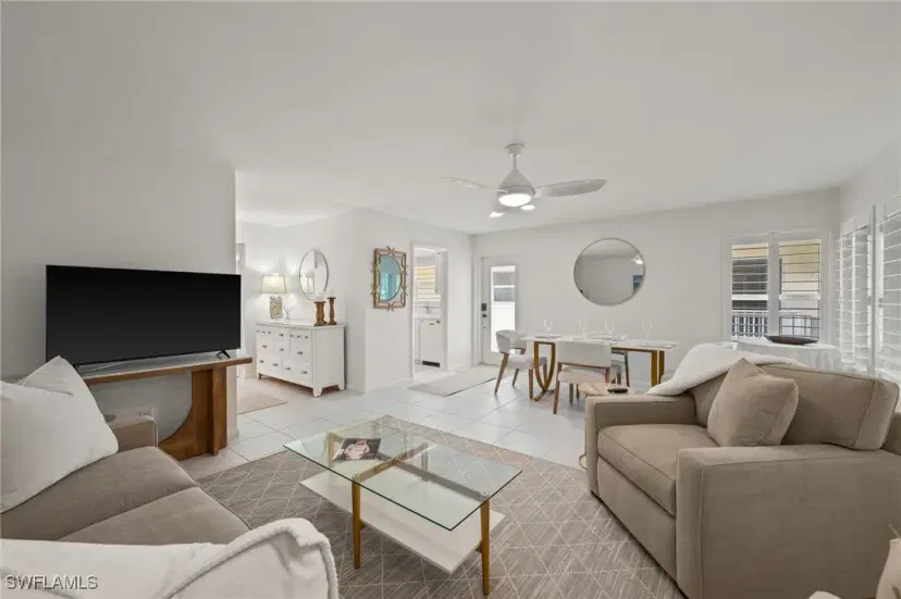 Picture of 290 4Th St S 202, Naples FL 34102