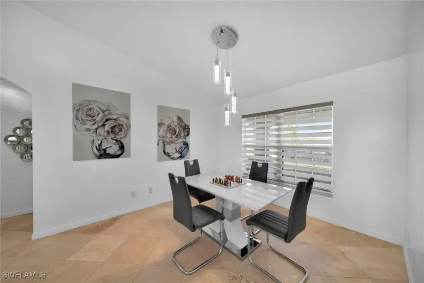 Picture of 905 NW 20Th Ave, Cape Coral FL 33993