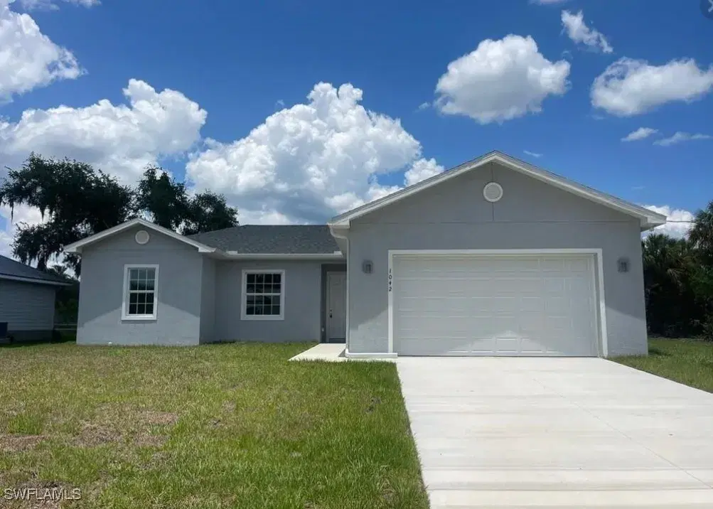 Picture of 1042 N Bronze Ct, Labelle, FL 33935