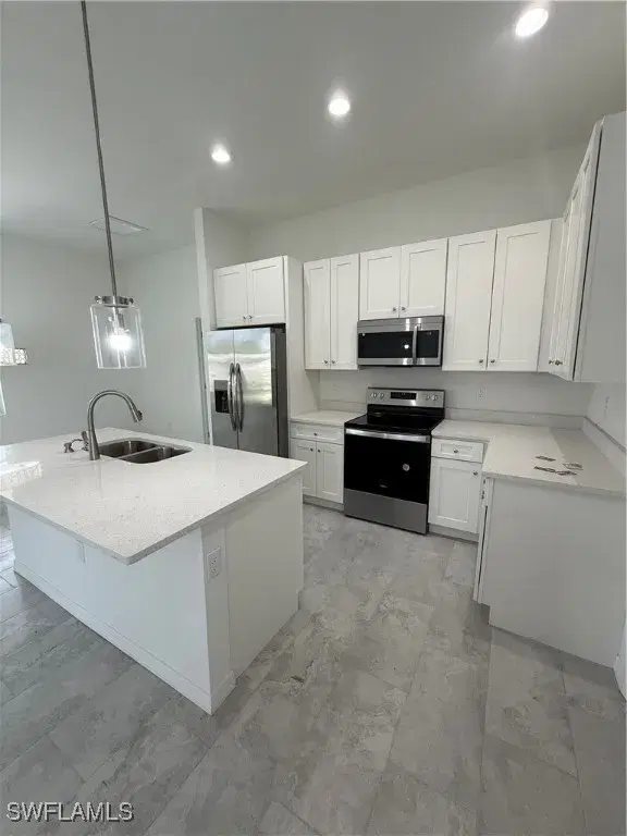Picture of 1042 N Bronze Ct, Labelle FL 33935