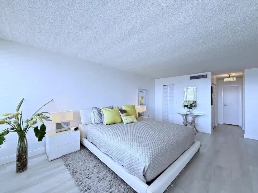 Picture of 3546 S Ocean Boulevard 718, South Palm Beach, FL 33480