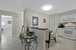 Picture of 3325 Airport Rd N H5, Naples, FL 34105