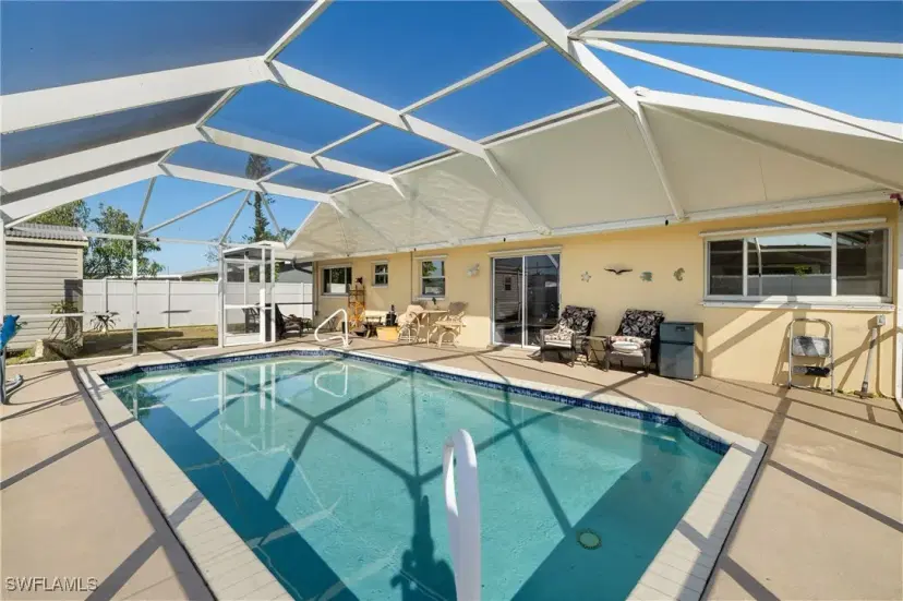 Picture of 1024 NE Pine Island Ln, Cape Coral FL 33909