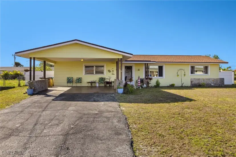 Picture of 1024 NE Pine Island Ln, Cape Coral FL 33909