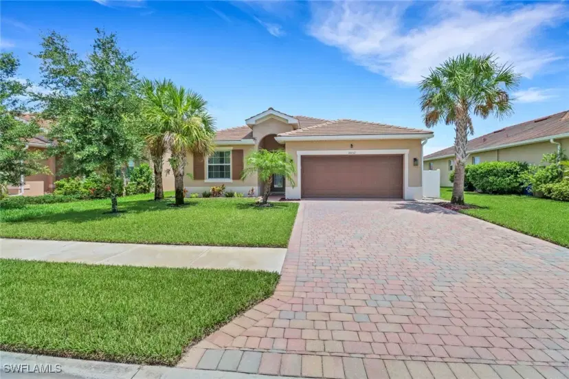 Picture of 16052 Palmetto Prairie Dr, Alva FL 33920