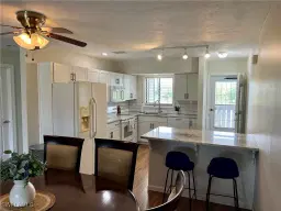 Picture of 1055 Palm Ave 222, North Fort Myers, FL 33903