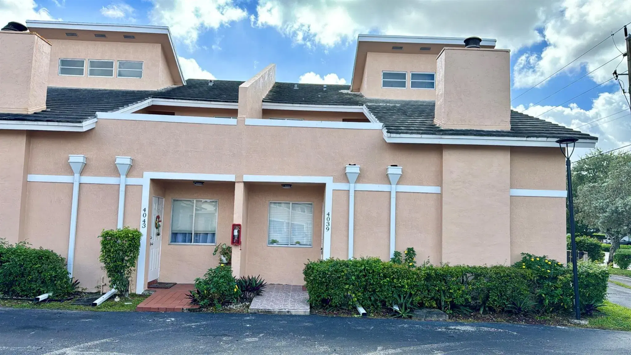 Picture of 4039 Coral Springs Dr 10, Coral Springs, FL 33065