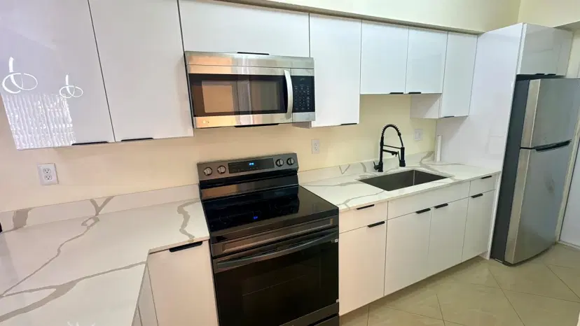 Picture of 4039 Coral Springs Dr 10, Coral Springs FL 33065