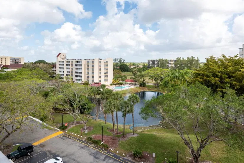 Picture of 6921 Environ Blvd 6T, Lauderhill FL 33319