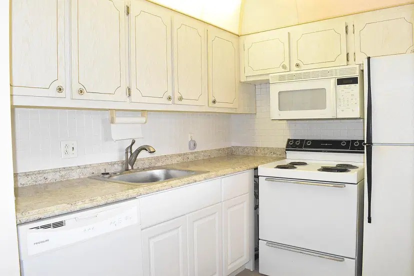 Picture of 300 Village Green Circle S 220, Palm Springs FL 33461