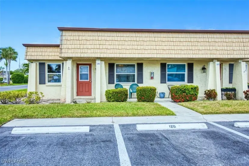 Picture of 120 Gledhill Ct, Fort Myers FL 33919