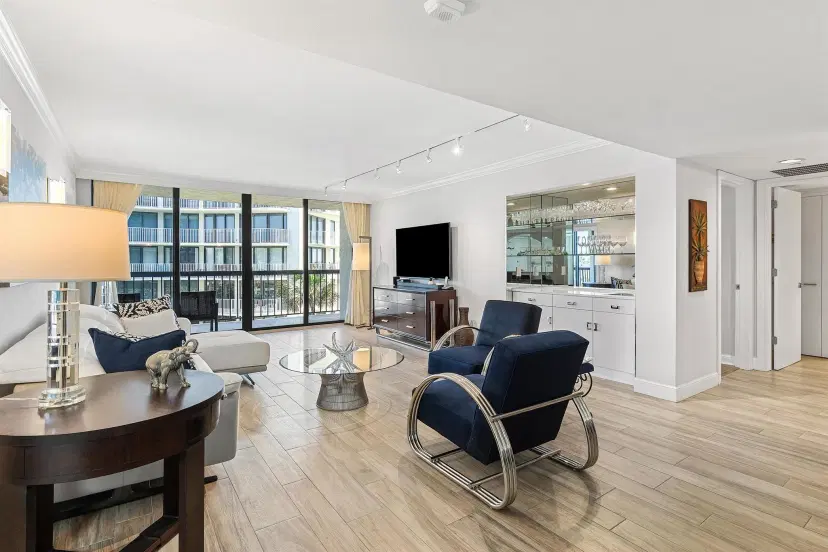 Picture of 3390 S Ocean Boulevard 305, Palm Beach FL 33480