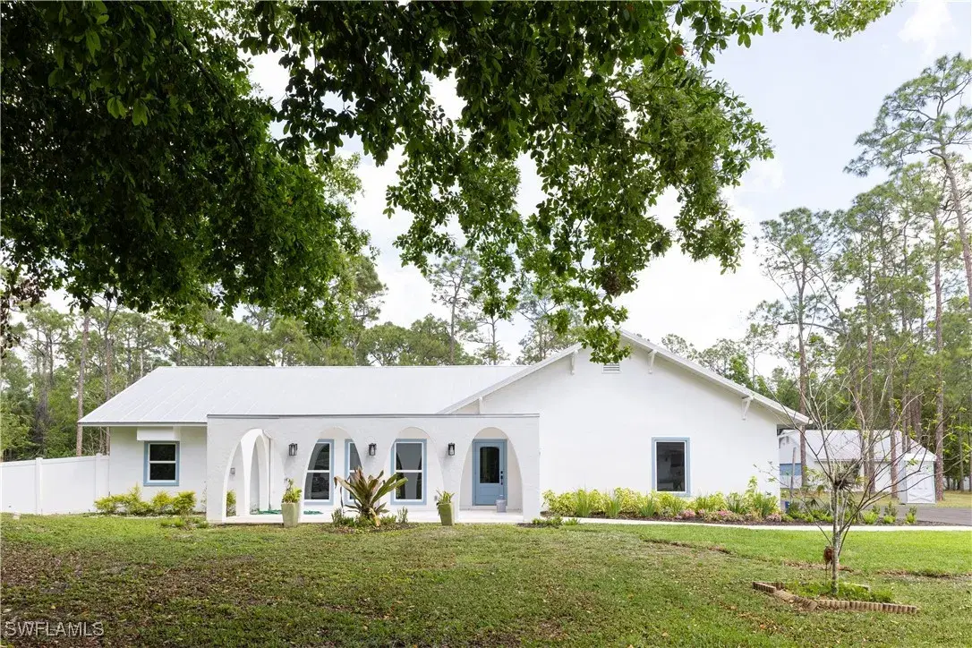 Picture of 5588 Wendy Ln, Naples, FL 34112