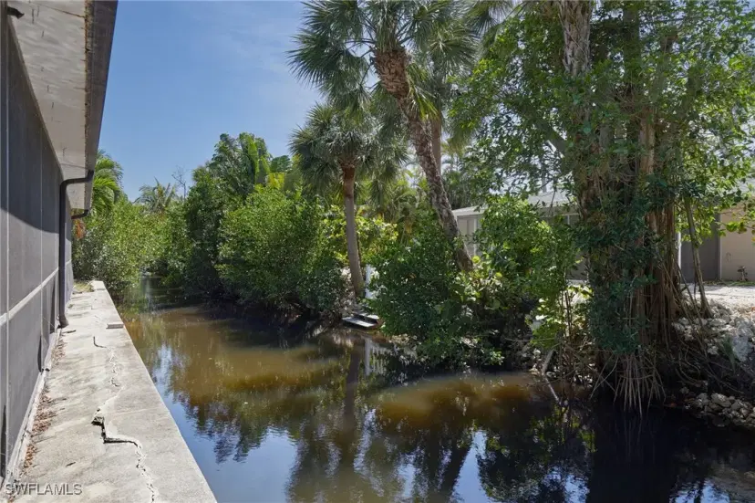 Picture of 27620 Riverdale Ln, Bonita Springs FL 34134