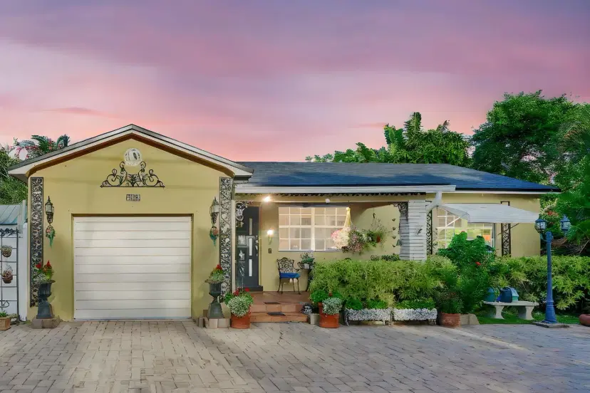 Picture of 910 Sylvan Lane, Lake Worth FL 33461