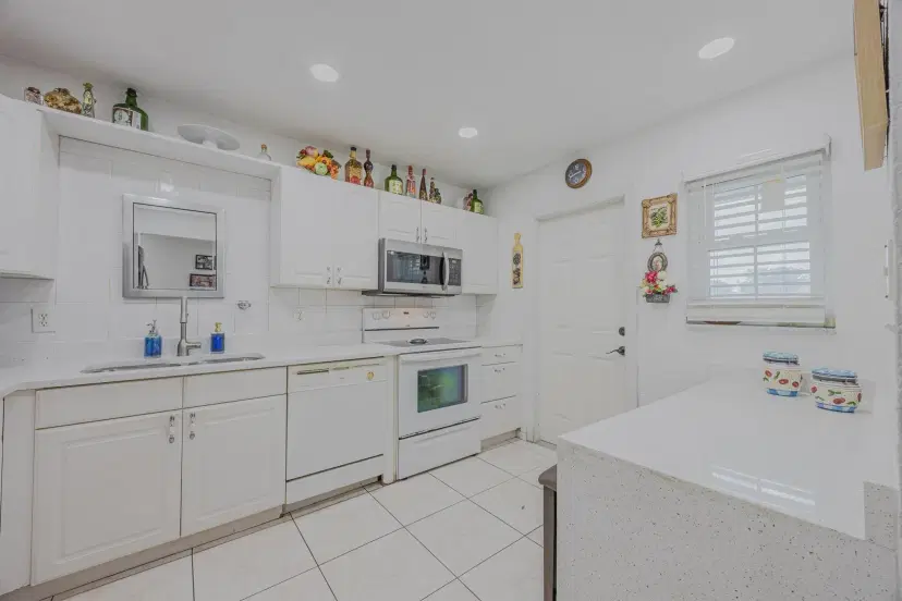 Picture of 1700 Dover Road 216-A, Delray Beach FL 33445