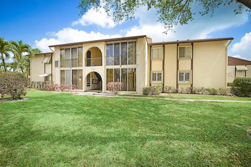 Picture of 138 Lake Pine Circle D-1, Greenacres FL 33463