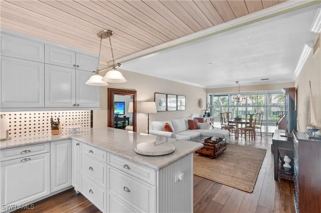 Picture of 424 12Th Ave S C424, Naples, FL 34102