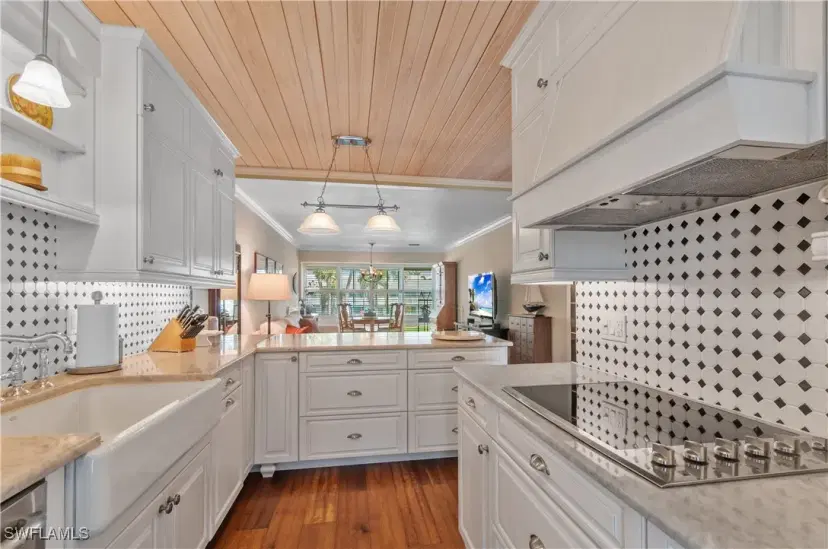 Picture of 424 12Th Ave S C424, Naples FL 34102