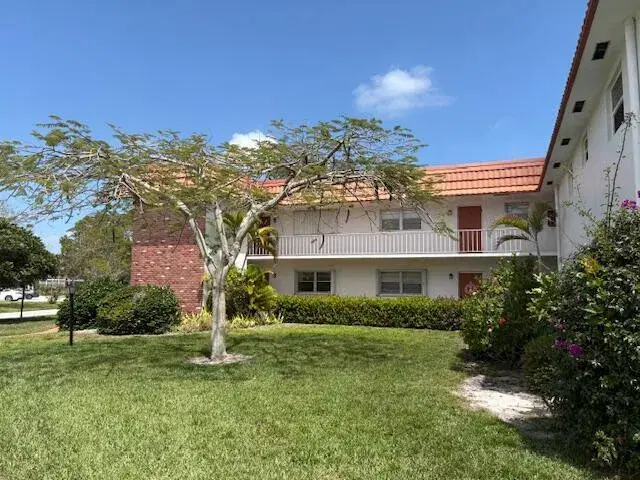 Picture of 2600 SE Ocean Boulevard F7, Stuart FL 34996