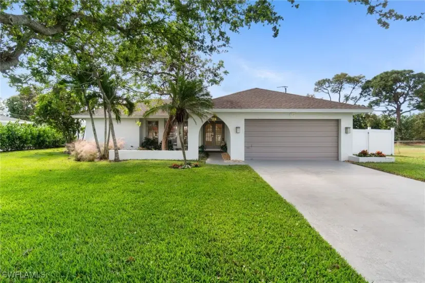 Picture of 54 2Nd St, Bonita Springs FL 34134