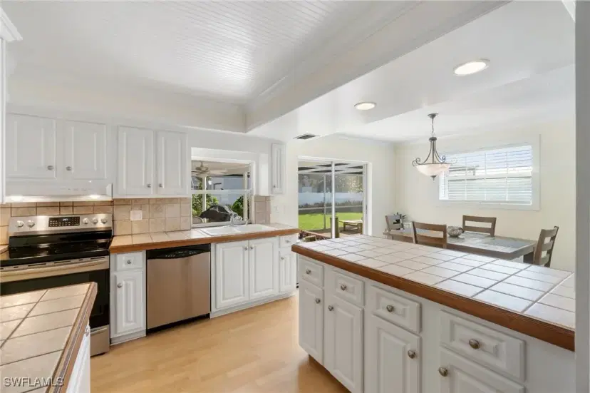 Picture of 54 2Nd St, Bonita Springs FL 34134
