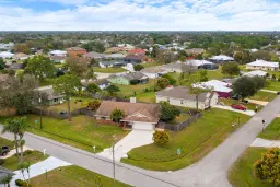 Picture of 365 SW Eyerly Ave, Port St Lucie, FL 34983