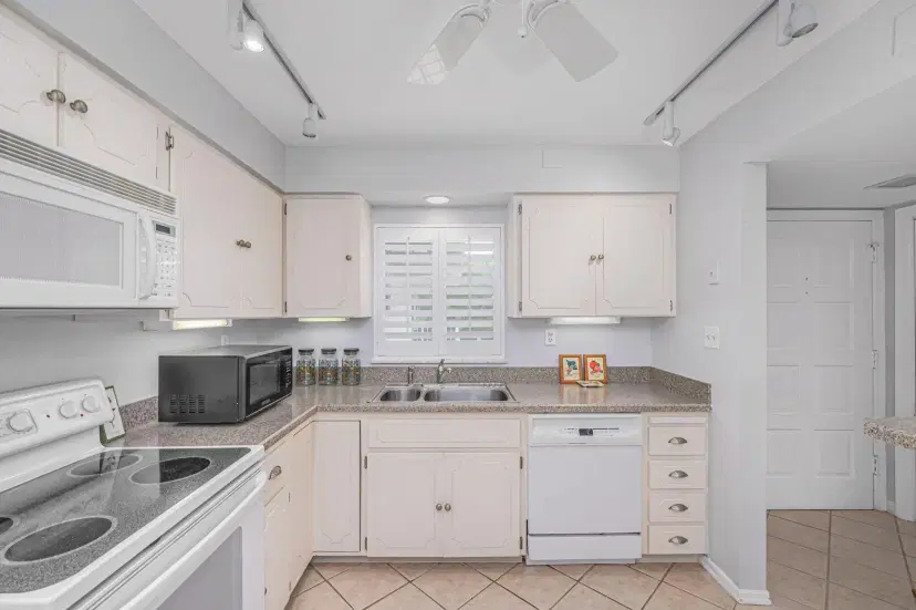 Picture of 5300 Highway A1A 303, Vero Beach FL 32963