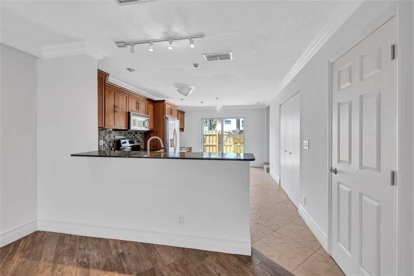 Picture of 1917 NE 3Rd St 111, Deerfield Beach FL 33441