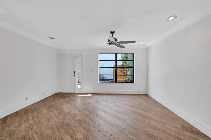 Picture of 1917 NE 3Rd St 111, Deerfield Beach FL 33441