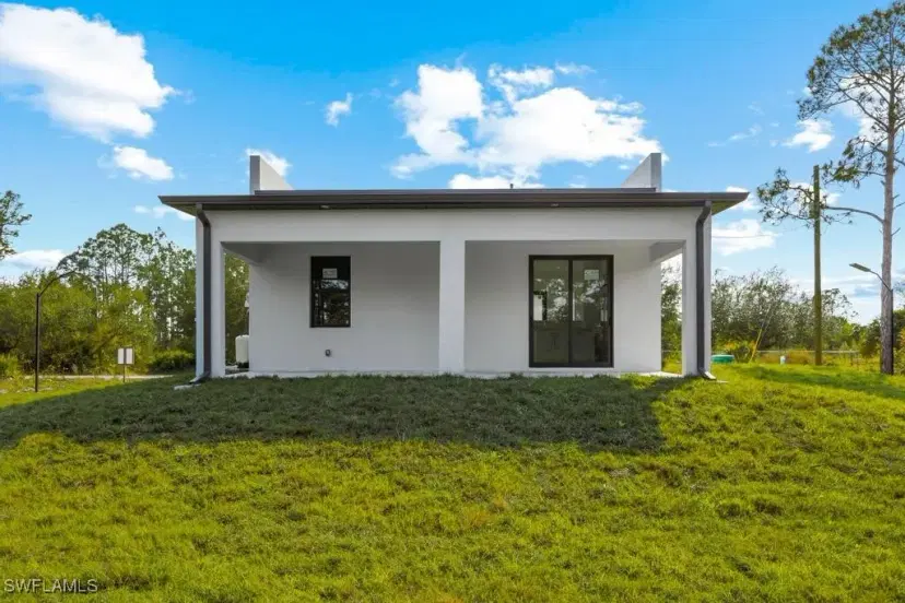 Picture of 2105 E 11Th St, Lehigh Acres FL 33936